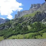 Alpenblick-leukerbad-therme