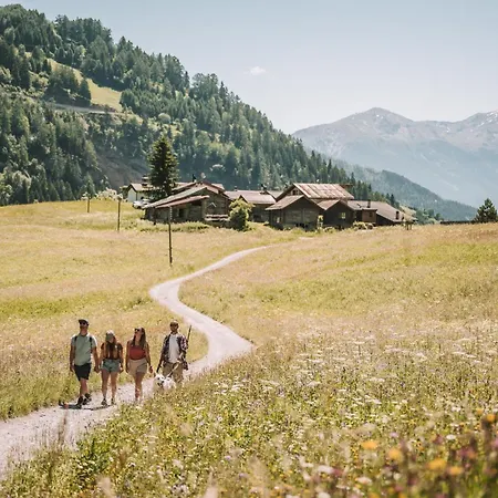 Alpenblick-leukerbad-therme ホテル 3*