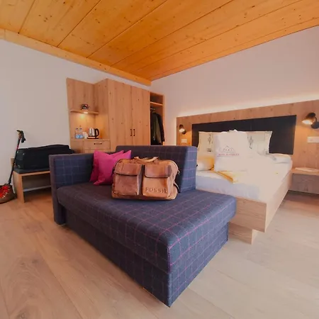 Alpenblick-leukerbad-therme 3* לויקרבאד
