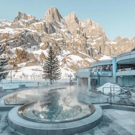Alpenblick-leukerbad-therme מלון
